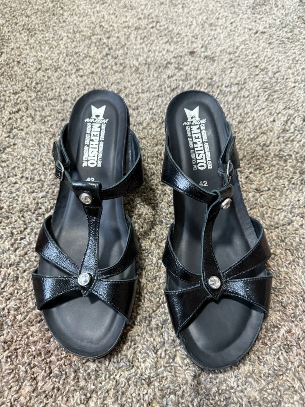Mephisto Black Patent Leather T-Strap Jewel Sandals - Picture 1 of 4